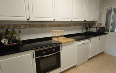 Lovely ground floor apartment with a large terrace.